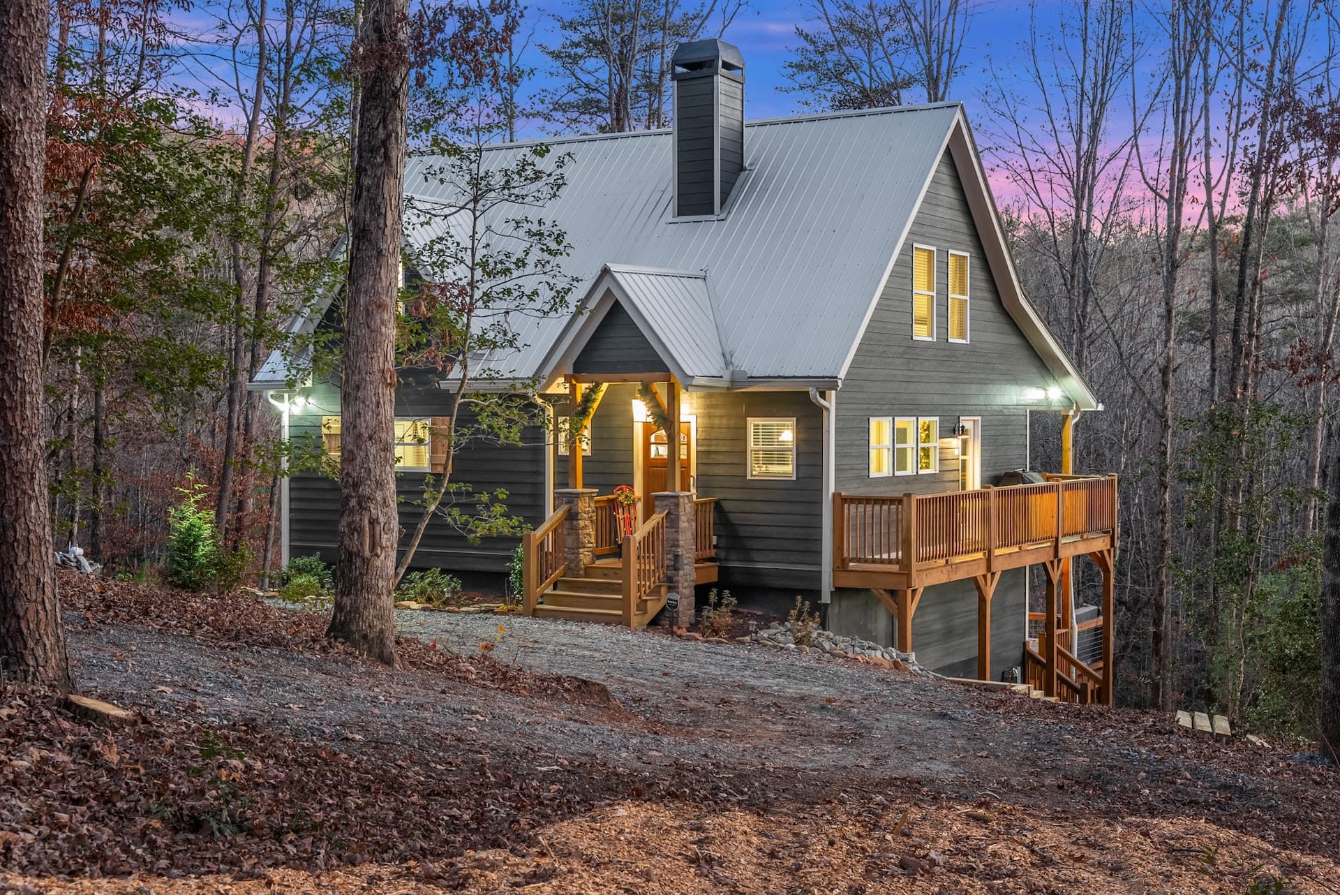Reserve at Fireside — new-build luxury vacation rental in Dahlonega Georgia with hot tub and river access